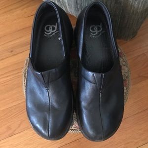 EUC Gravity Defyer All Day Comfort Slip-on,  Slip Resistant Clogs. #nurse